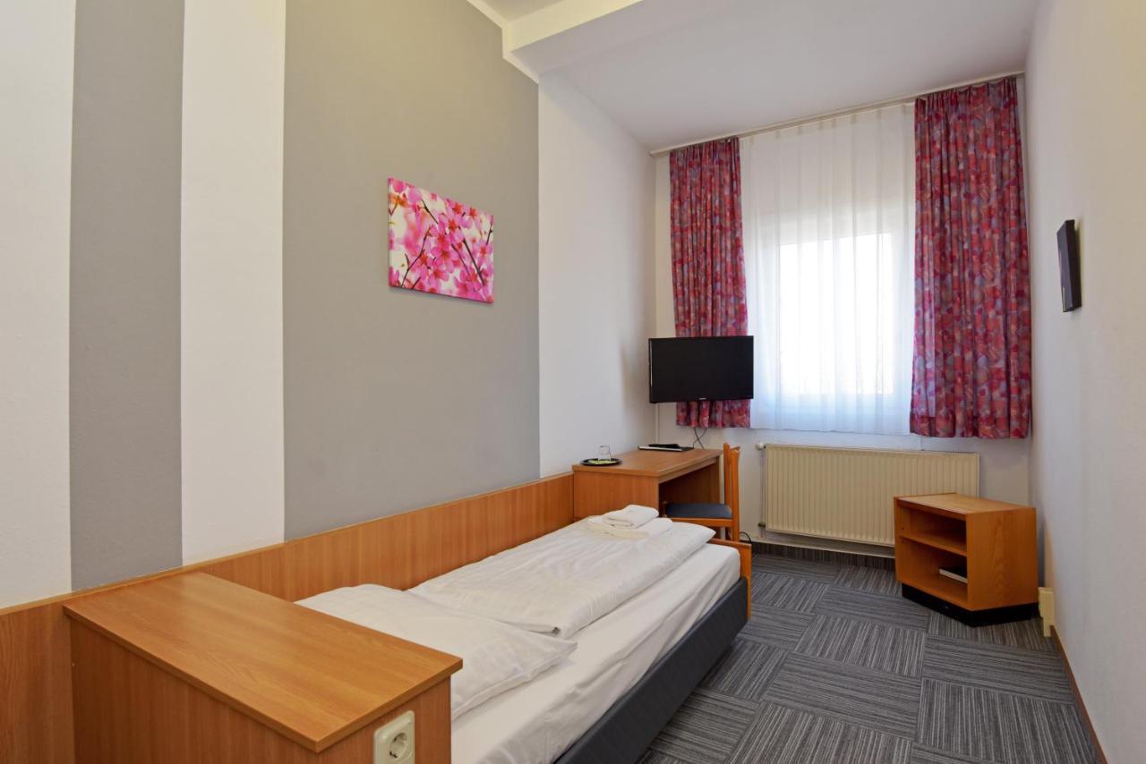 אוברהוף Hotel Zum Gruendle מראה חיצוני תמונה