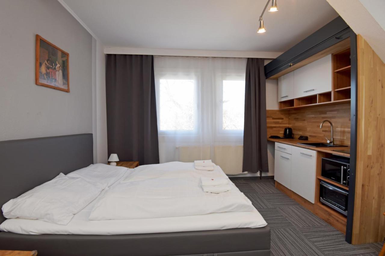 אוברהוף Hotel Zum Gruendle מראה חיצוני תמונה